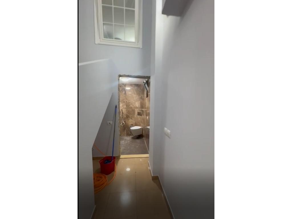 Duplex për shitje në fresku, Tiranë