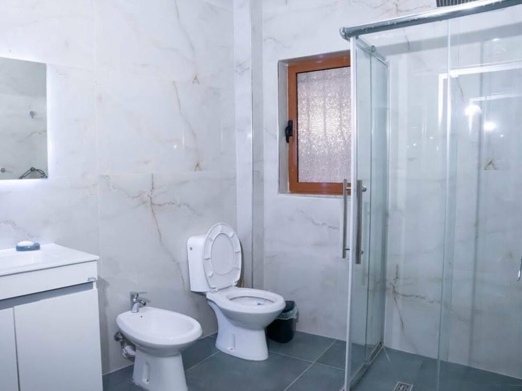 Apartament 2+1 me qira në rrugen gjon bukuzu ,prane restorant durrësi, Tiranë
