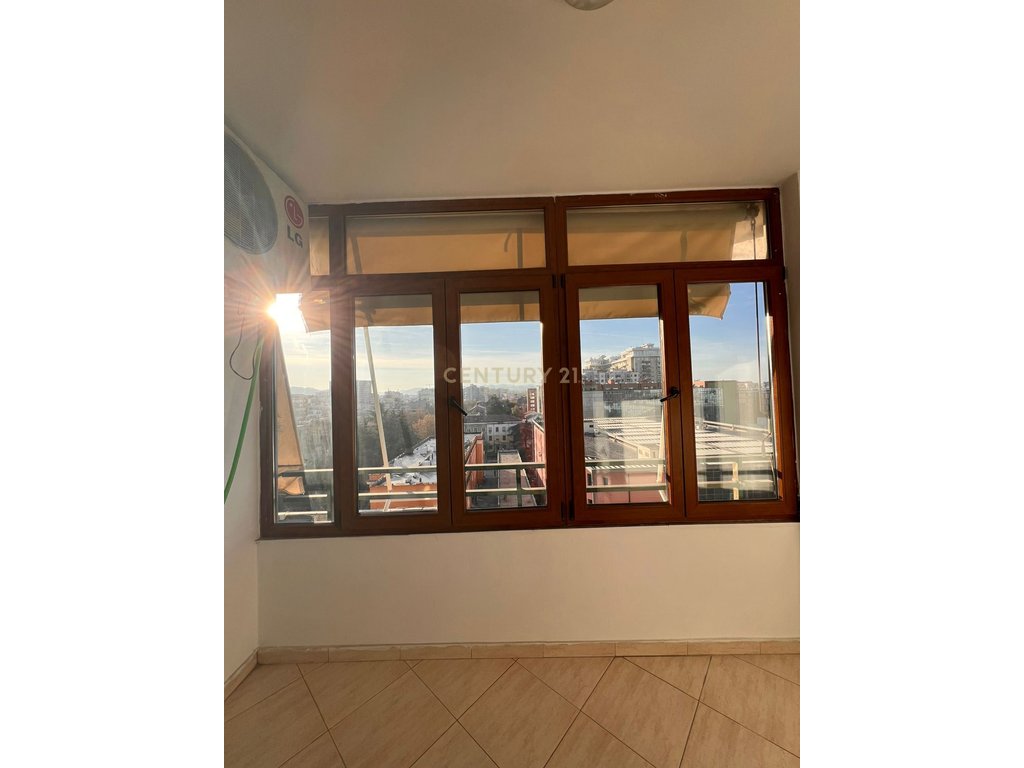 Apartament 2+1 me qira në rrugen gjon bukuzu ,prane restorant durrësi, Tiranë