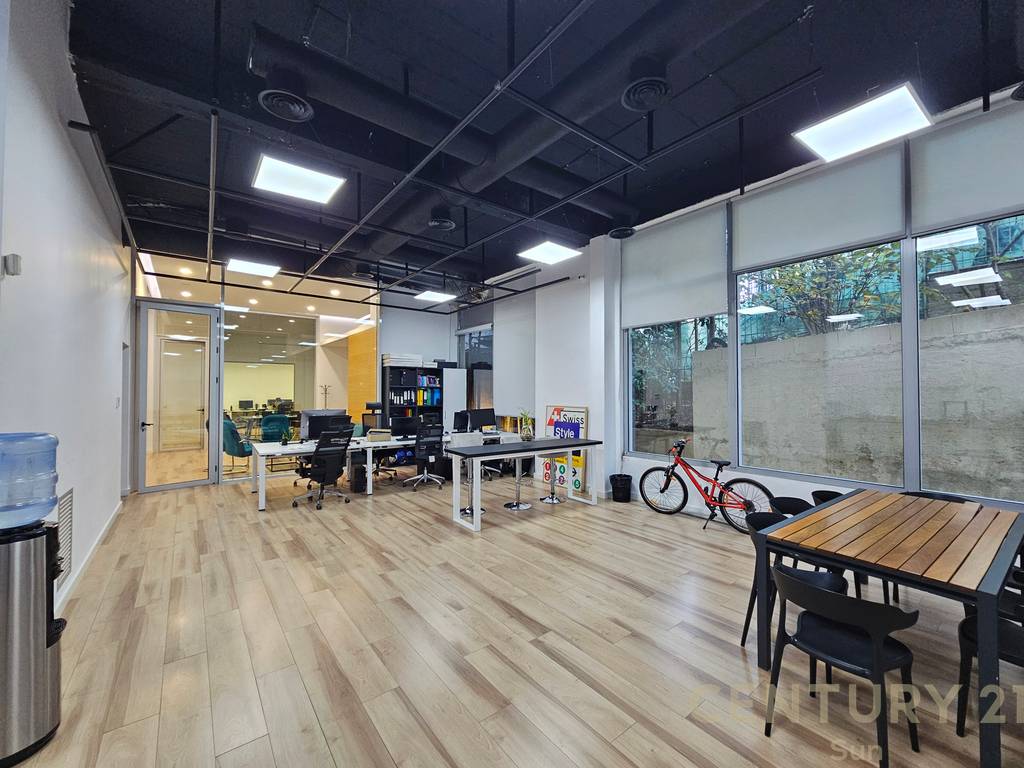 Commercial ambient / office for rent near the artificial lake