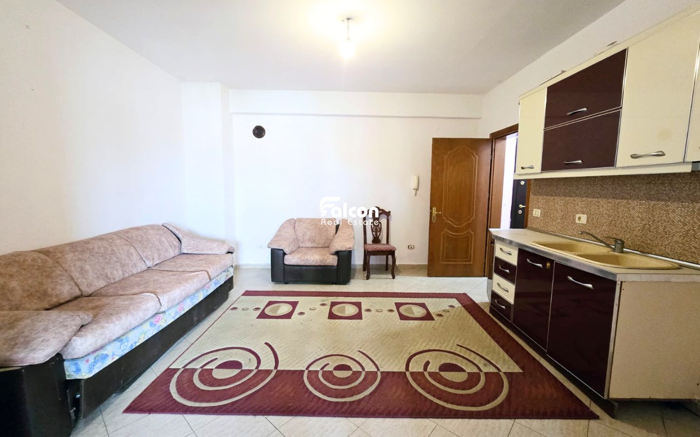 Para alugar: Apartamento 1+1 em lagjen 10, korce!!