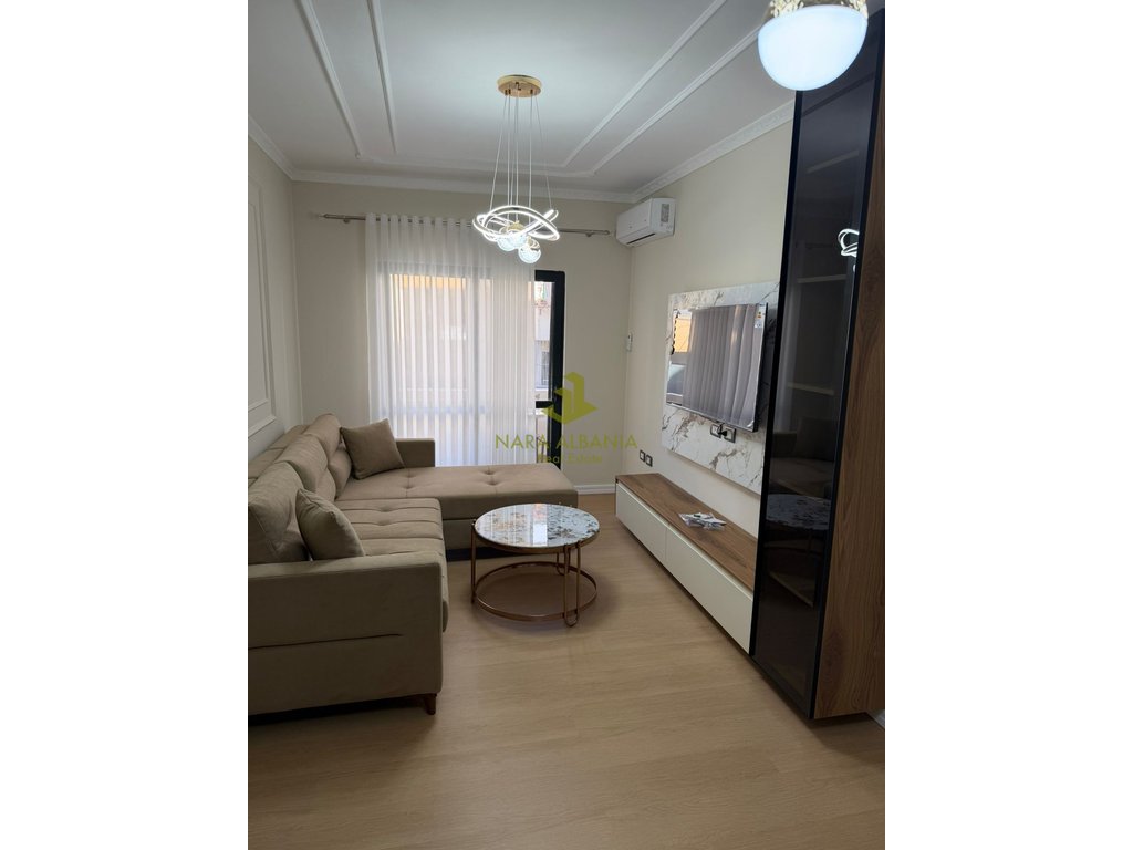 Apartment 1+1 zum verkauf in der plage-gegend, shkëmbi i kavajës
