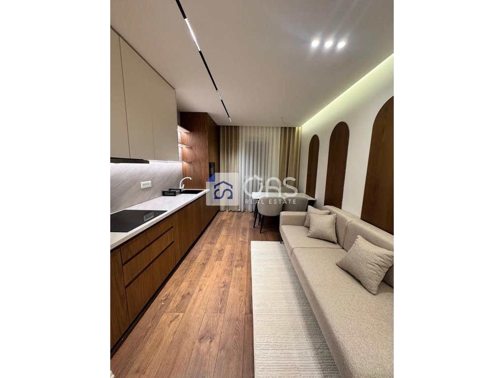 Jepet apartament me qera 2+1+post parkimi ne xhamllik