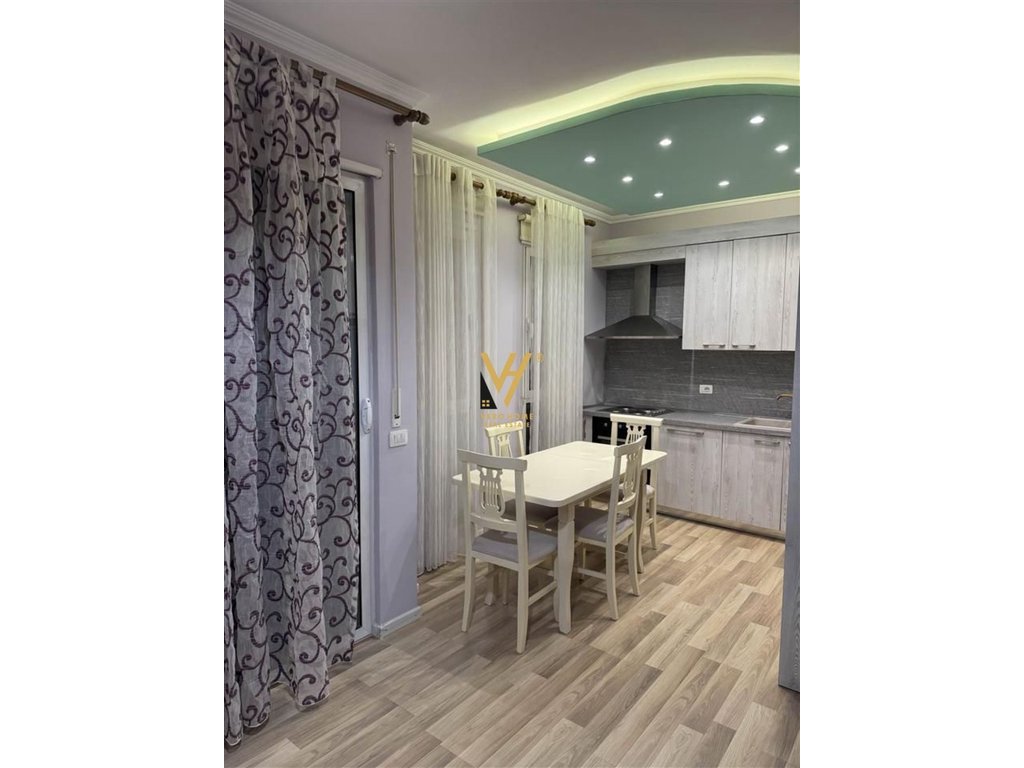 Jepet apartament 1+1+blk me qera te pazari i ri 650 euro