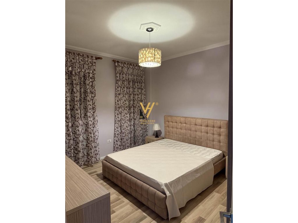 Jepet apartament 1+1+blk me qera te pazari i ri 650 euro