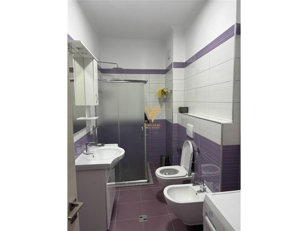 Jepet apartament 1+1+blk me qera te pazari i ri 650 euro