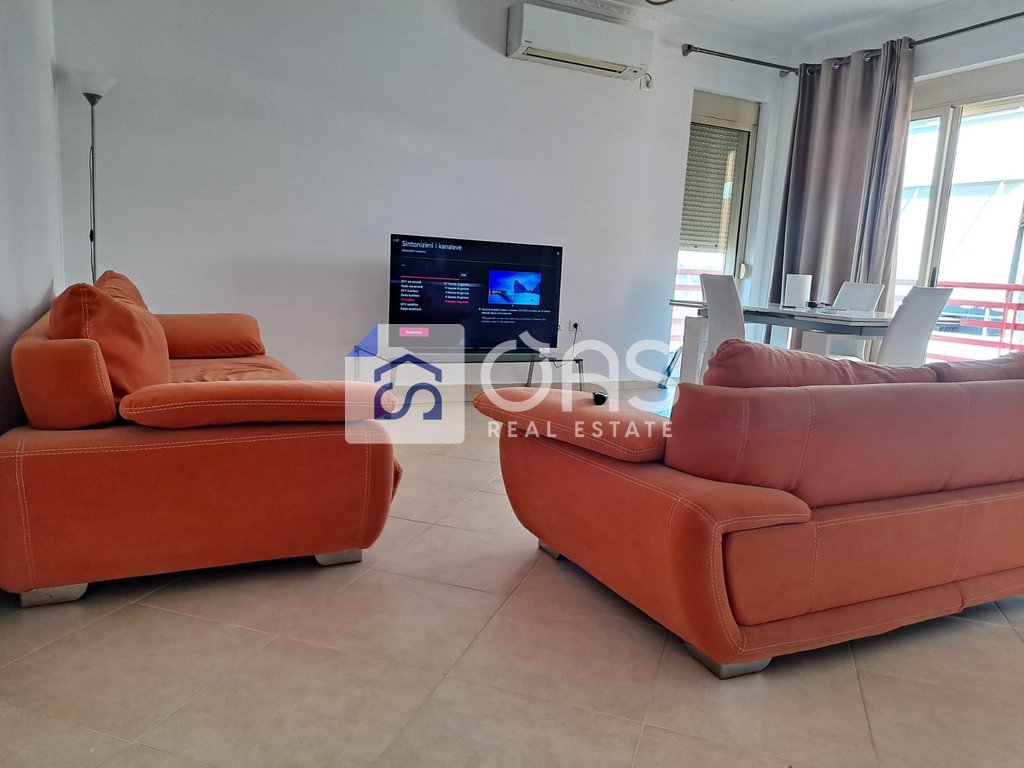 Appartamento in affitto 2+1+ garage vicino al lago di Tirana