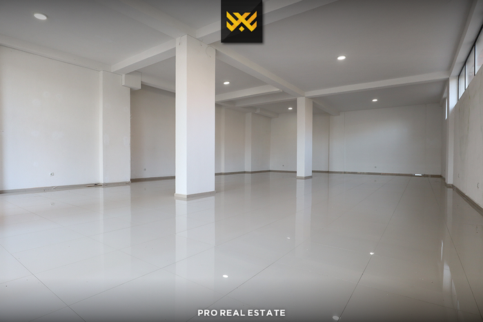 Espaço comercial de 143m² para alugar em Fushë Kosovë