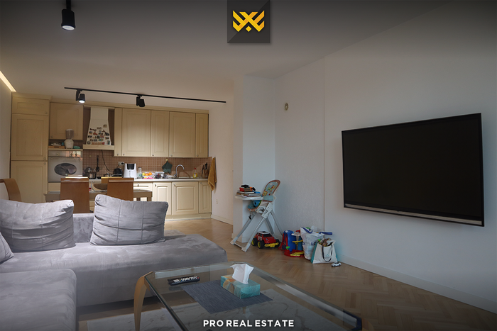 Piano di casa 95m² in affitto a dragodan. (3)