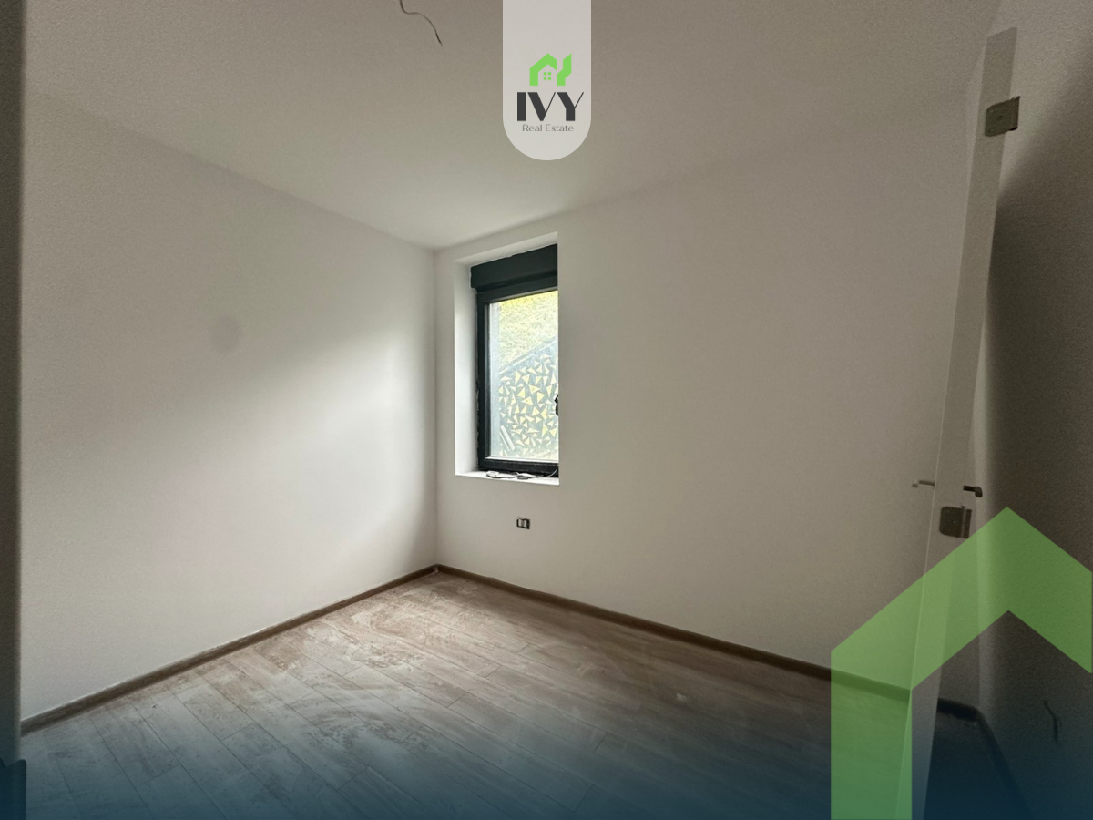 Appartement de 86 mètres carrés à vendre à brezovicë.