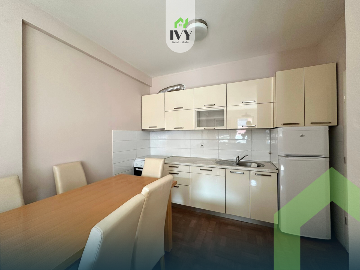Apartamento de 68 metros quadrados à venda na rruga b