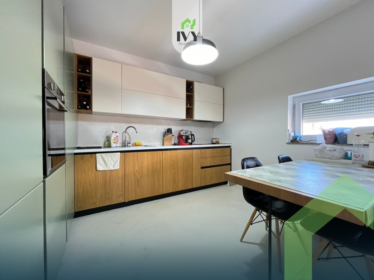 Appartement de 103,9 mètres carrés à vendre à fushëkosovë.