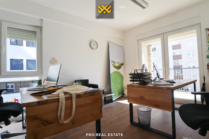 Banesë / zyrë 98.5m² + 95.8m² për #shitje në Aktash