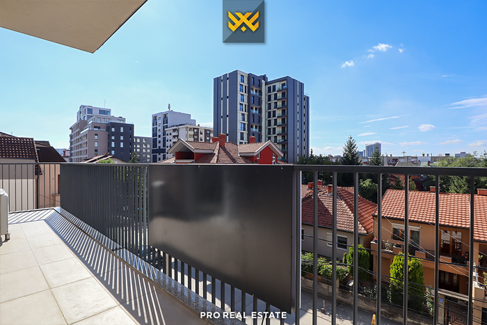 Banesë / zyrë 98.5m² + 95.8m² për #shitje në Aktash