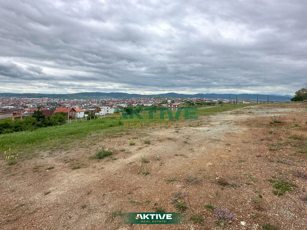 Terrain à koretishtë, derrière pojatës
