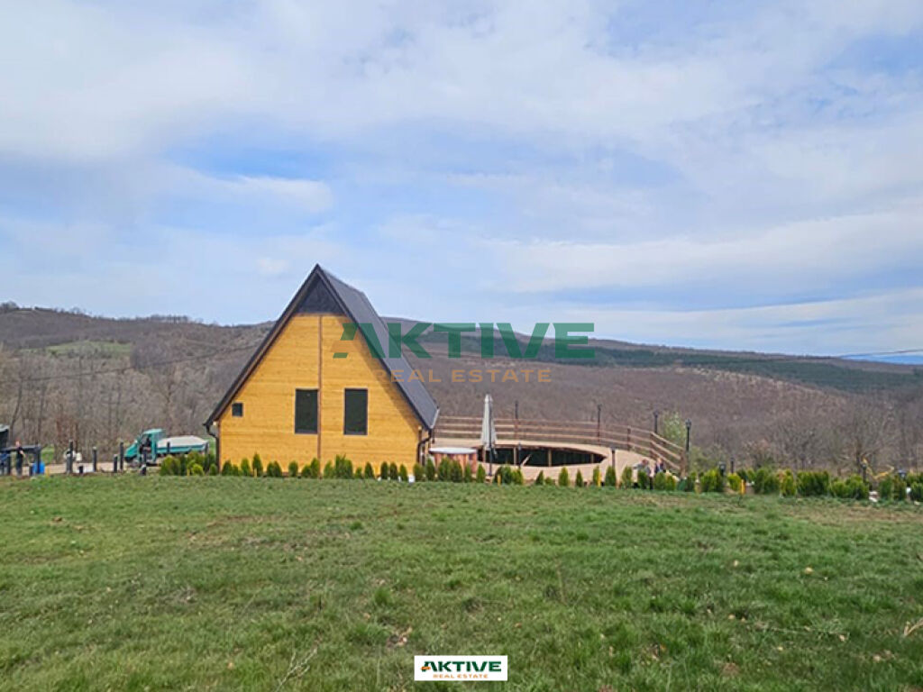 Villa in strazhë - novobërd