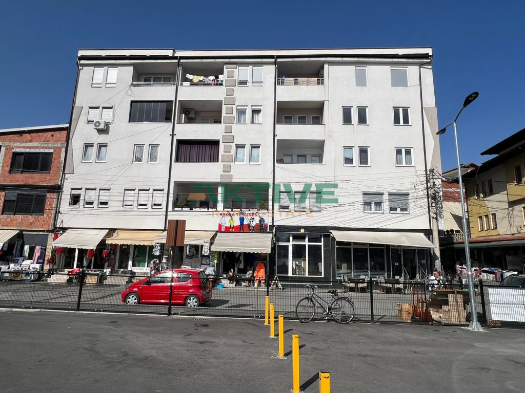 Appartement dans la rue gjinollve en face du marché vert