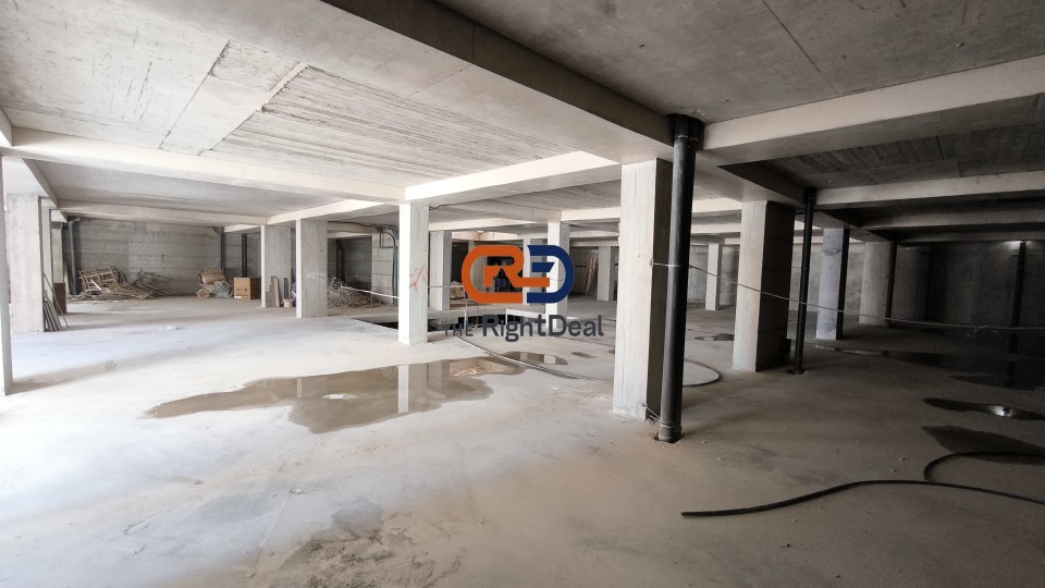 Unità commerciale - vendita - selite - edificio con ascensore - vecchia stazione di Tirana re