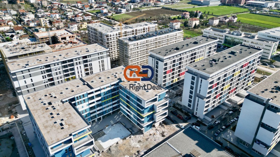 Magasin - vente - douane - virage de kamza - autoroute Tirana Durrës