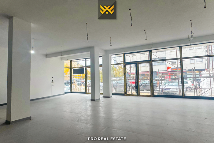 Commercial space 130m² for rent in Bregu i Diellit