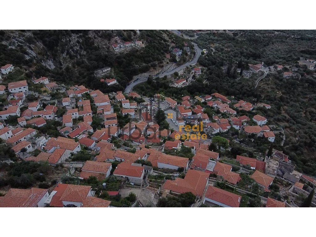 House for sale 130 m² + 4000 m² land, vuno, Vlorë