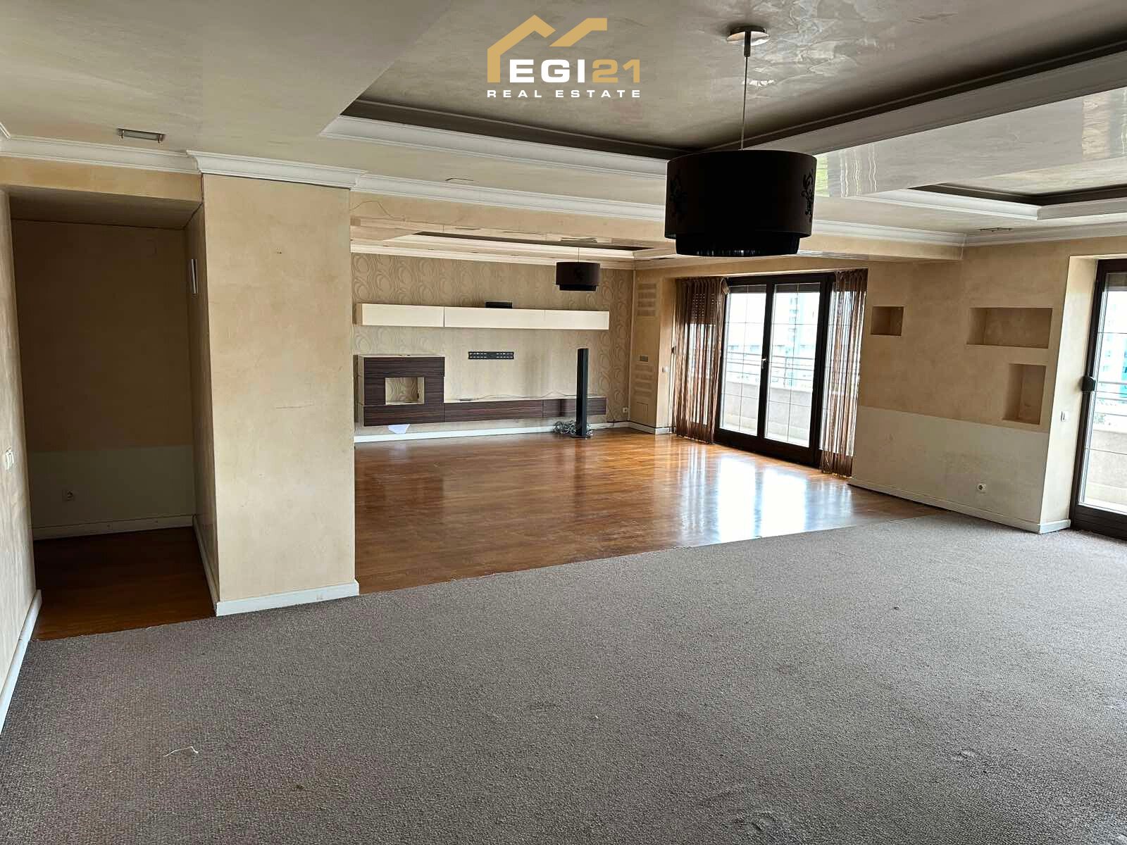 Ático de 260m² en alquiler, Pejton