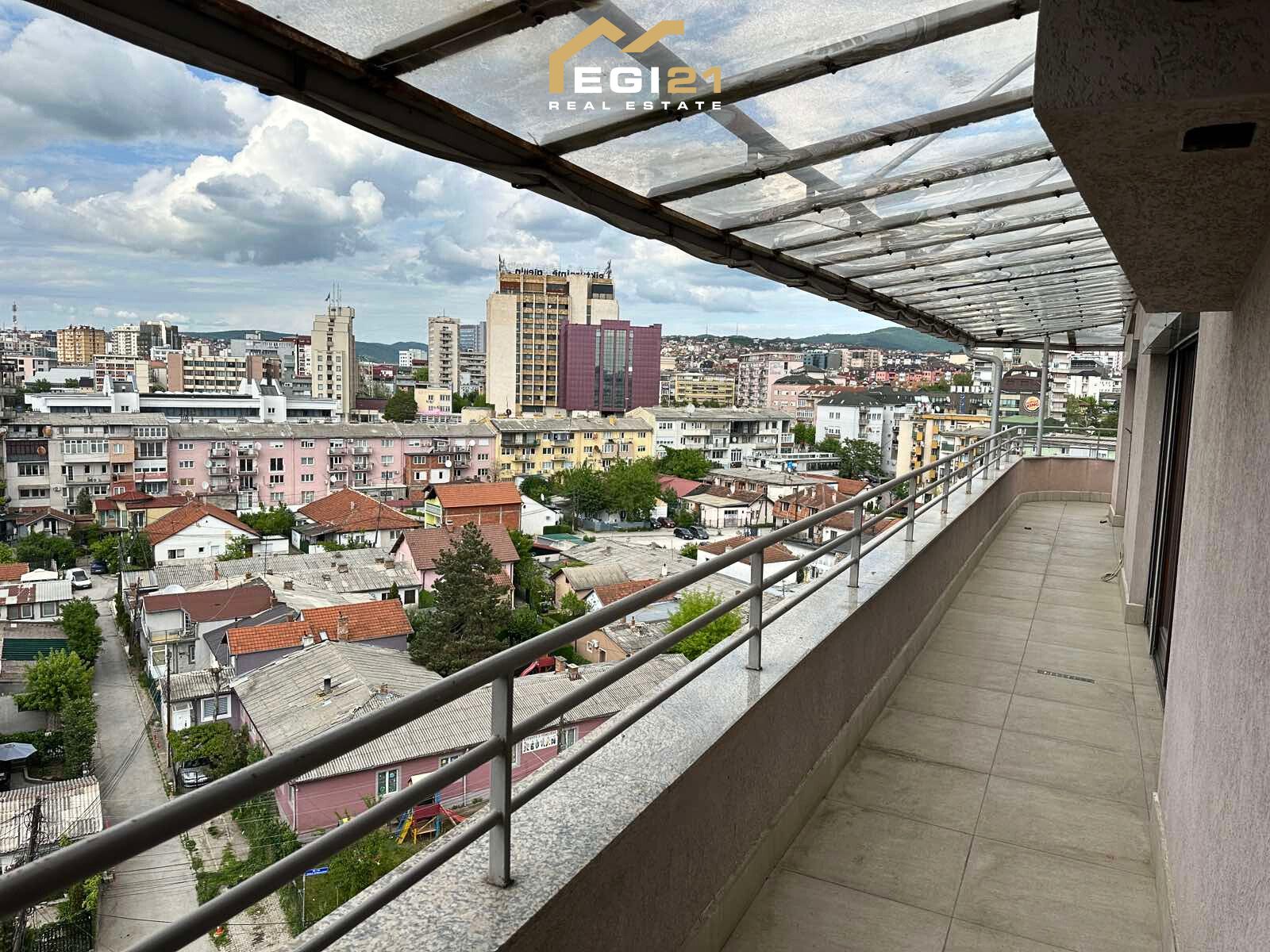 Penthouse 260m² à louer, Pejton