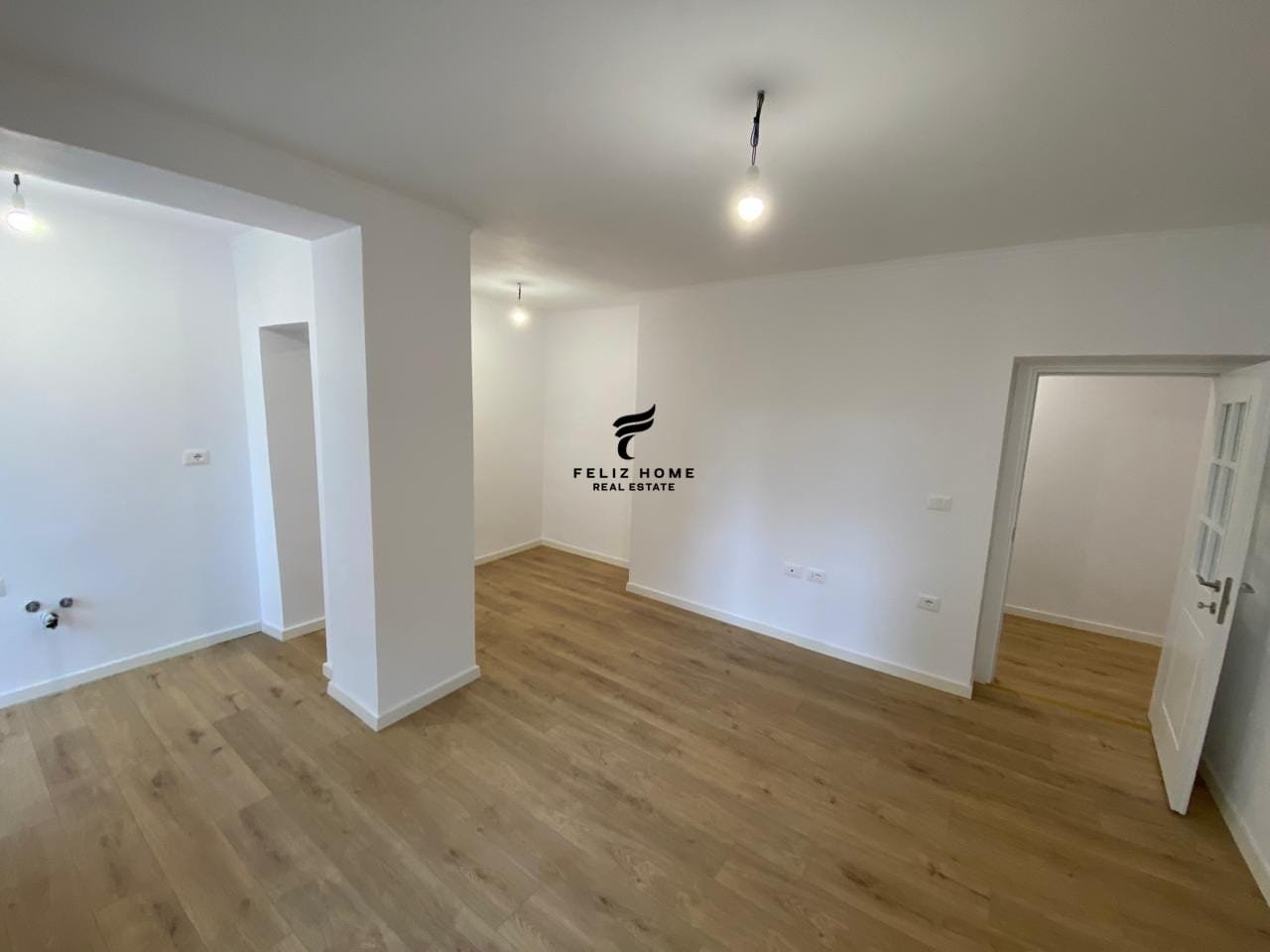 Shitet apartament 2+1 rruga e durresit 185.000 euro