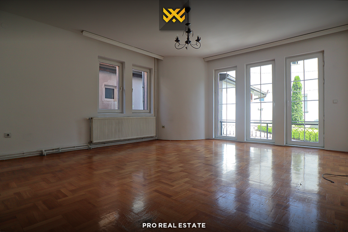Casa di 350m² in affitto nel centro