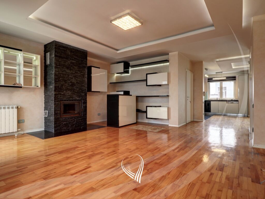 Penthouse 294 metra katror në shitje në lagjen kalabria-emshir