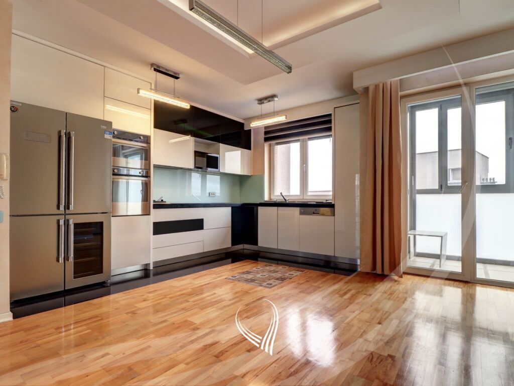 Penthouse 294 metra katror në shitje në lagjen kalabria-emshir