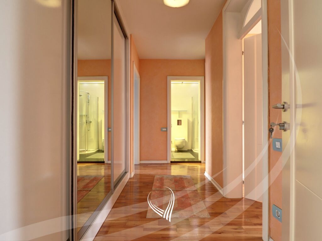Penthouse 294 metra katror në shitje në lagjen kalabria-emshir