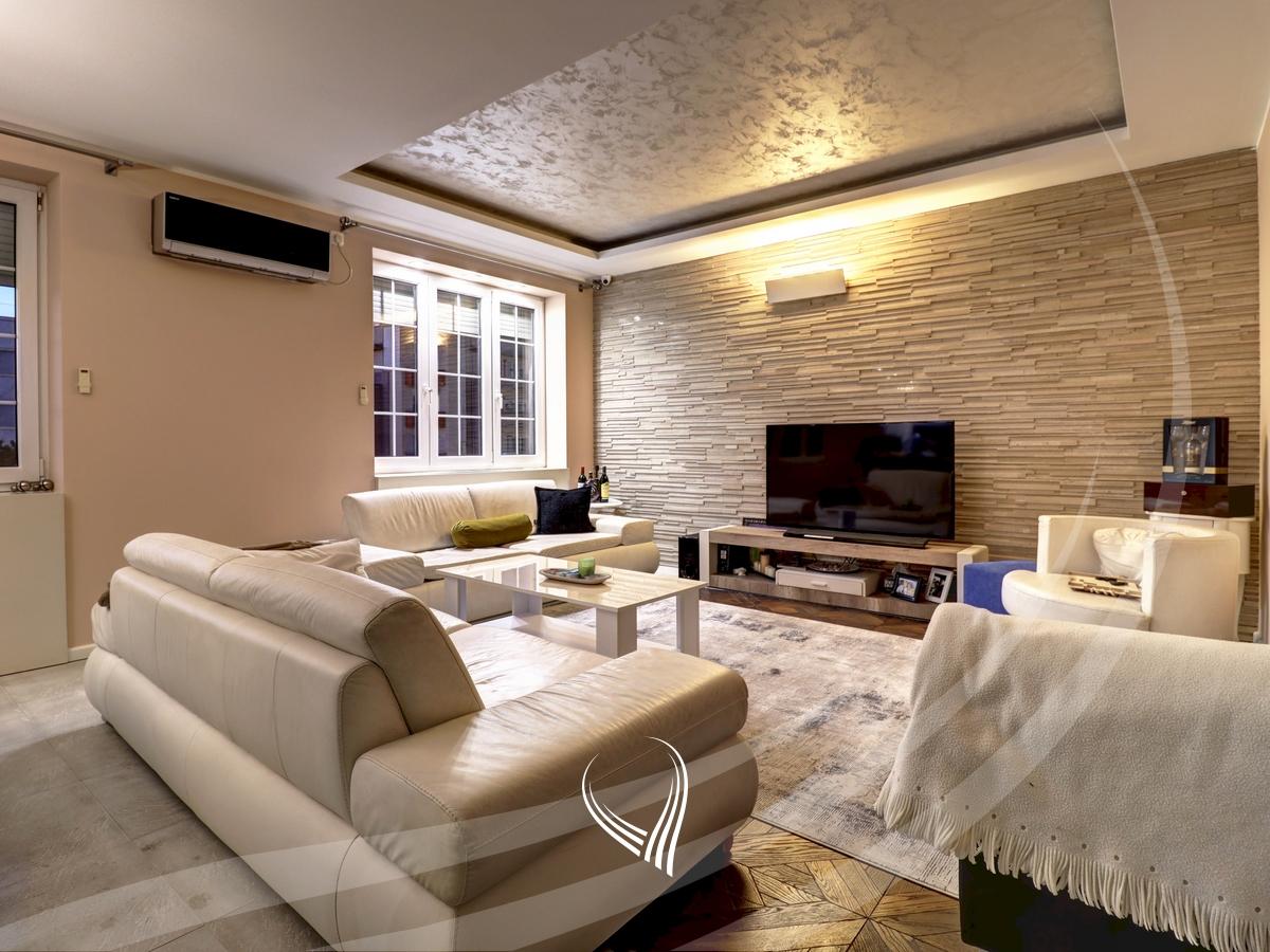 Duplex - banesë me 2 dhoma gjumi me qira në qendër