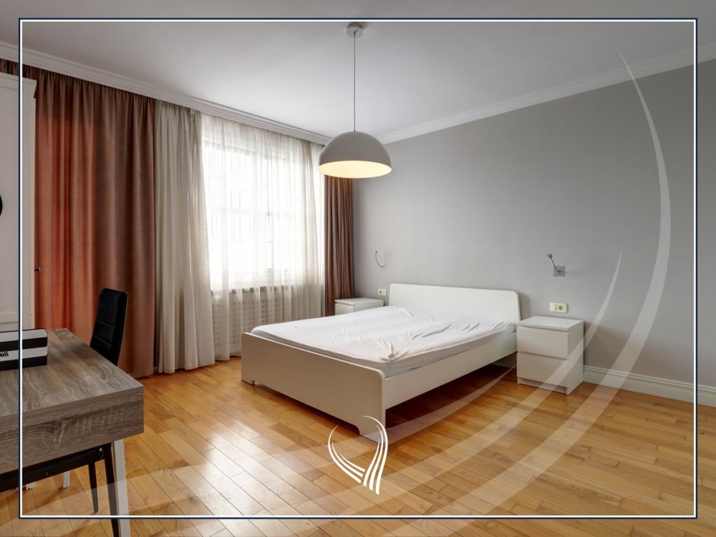 Shtëpi me 4 dhoma gjumi me qira në fshat ndërkombëtar - international village