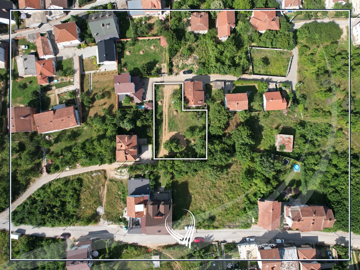Shitet toka me sipërfaqe 10.77 ari në lagjen sofalia