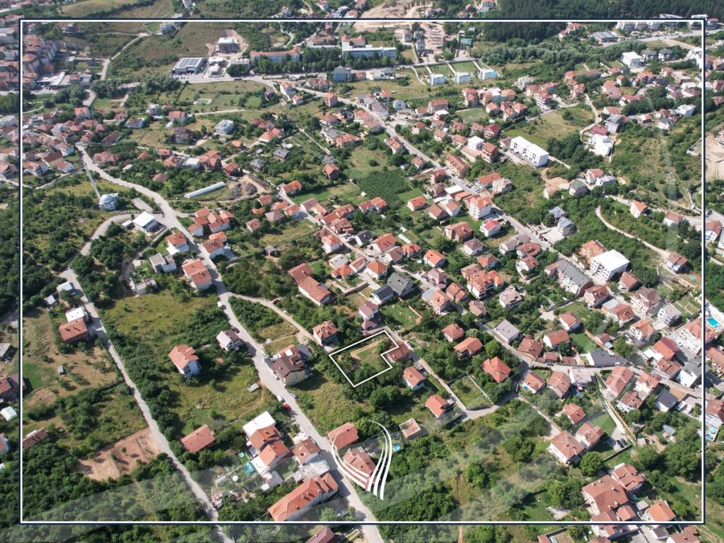 Shitet toka me sipërfaqe 10.77 ari në lagjen sofalia