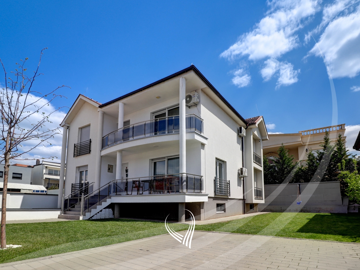 Maison avec 5 chambres à louer dans le quartier qëndresa