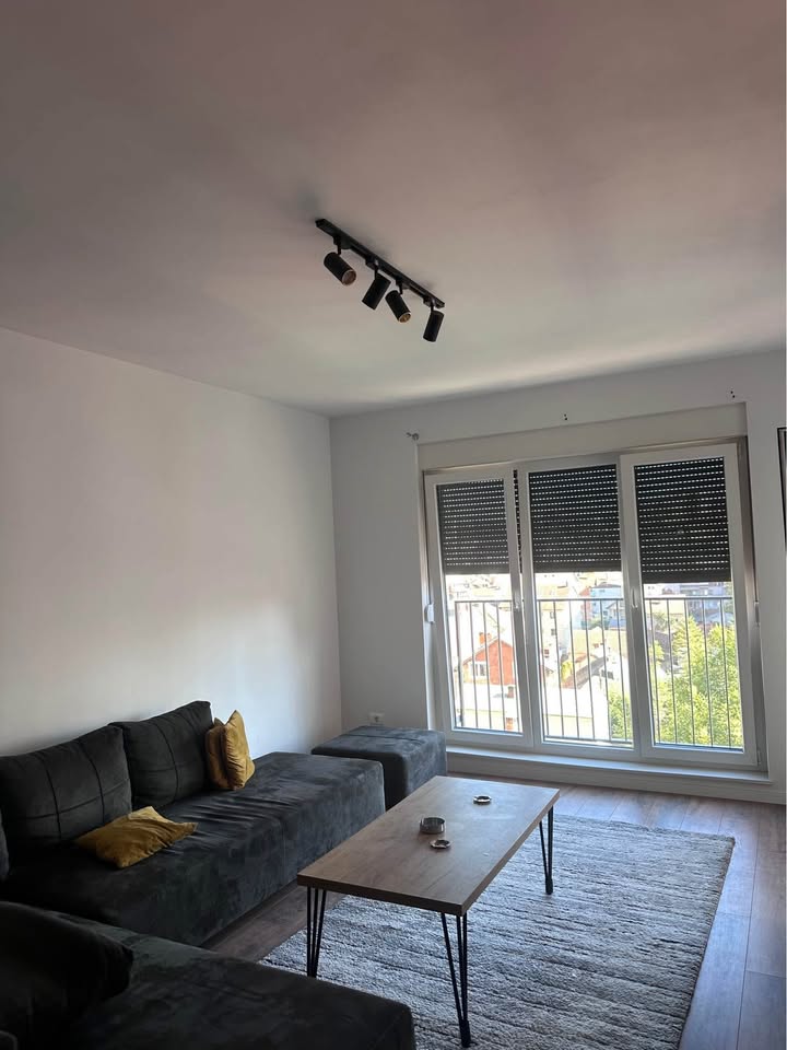 Piso en alquiler 2+1 en Tophane