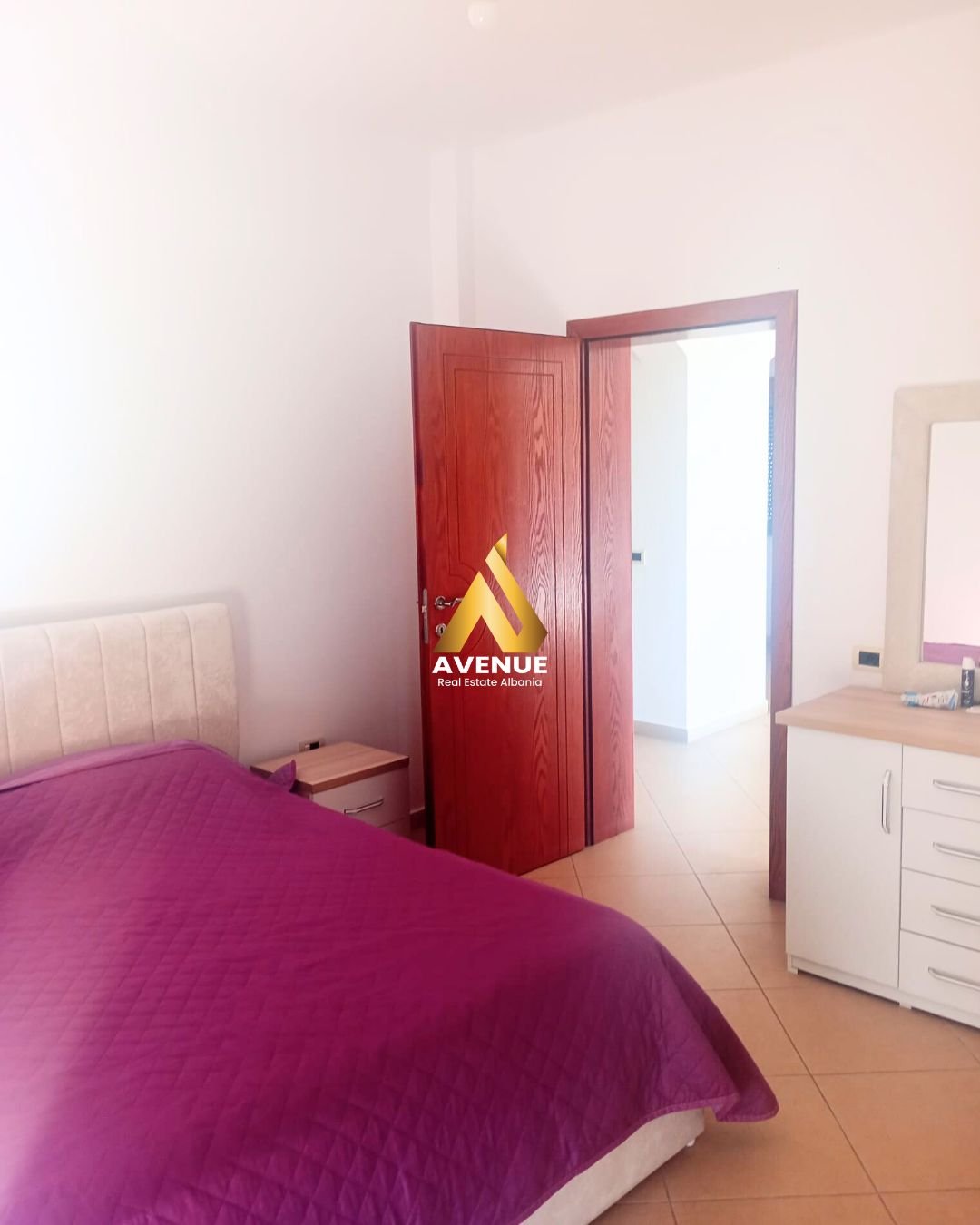 Jepet me qira kati i 2-të i një shtëpie private 3+1 – Kamëz