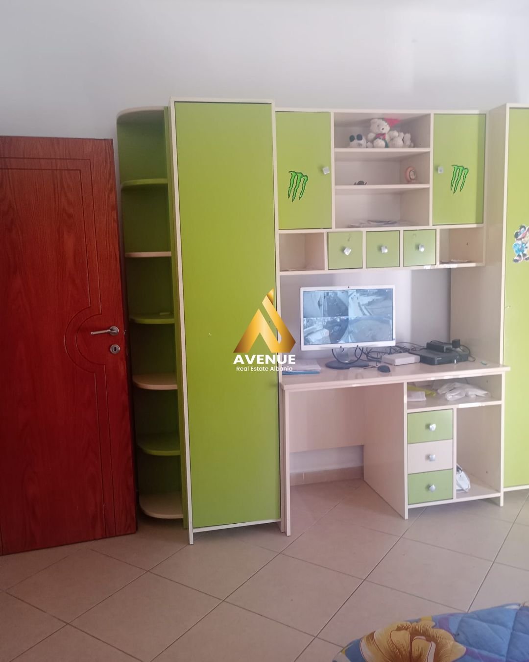 Jepet me qira kati i 2-të i një shtëpie private 3+1 – Kamëz