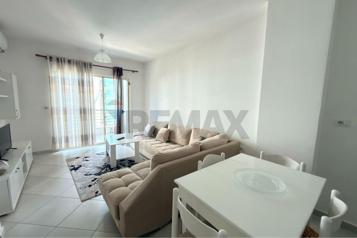 Ofrohet per qira apartament 1+1 , ne don bosko, ne kompleks te ri prane fiori di bosko.