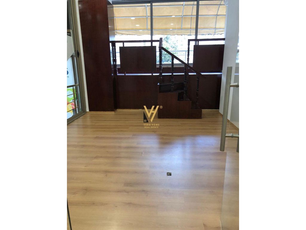 Louer 65 m² bureau au centre 1 500 euro (2)