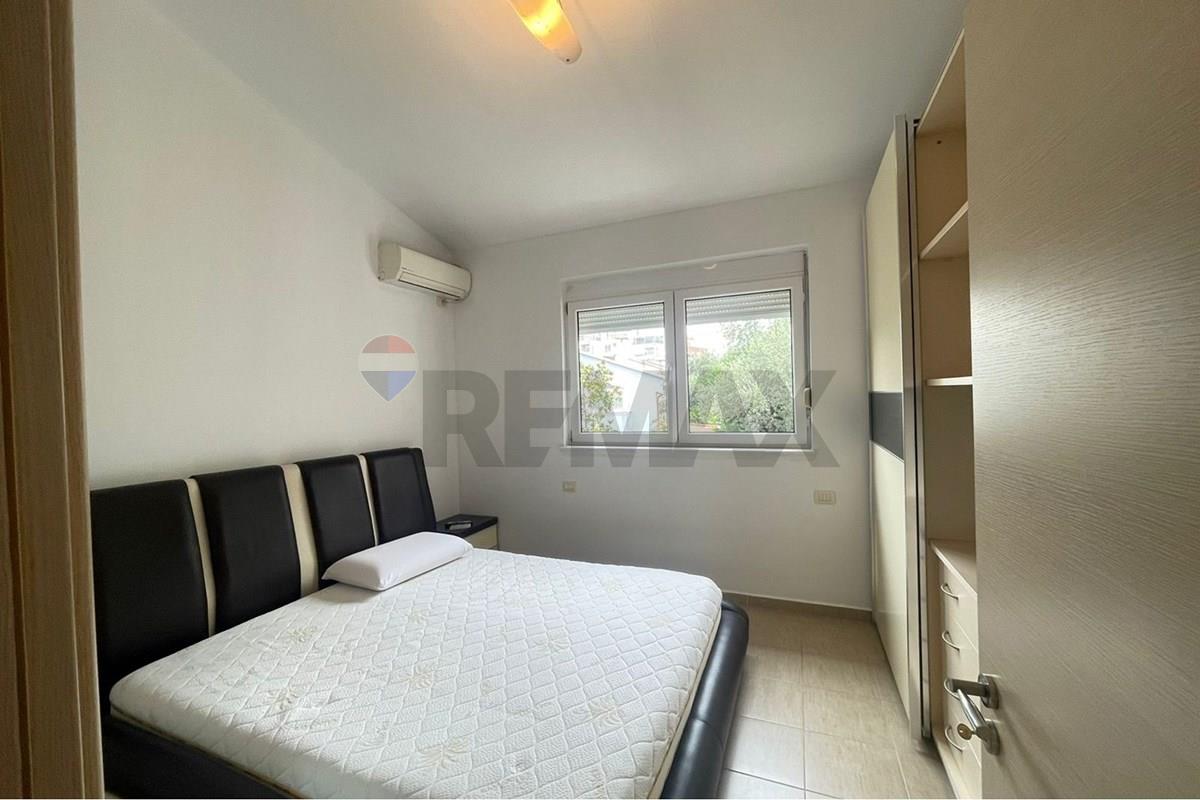Ofrojme apartament 2+1 per qira ne nje nga rezidencat me te preferuara per banim ne tirane.