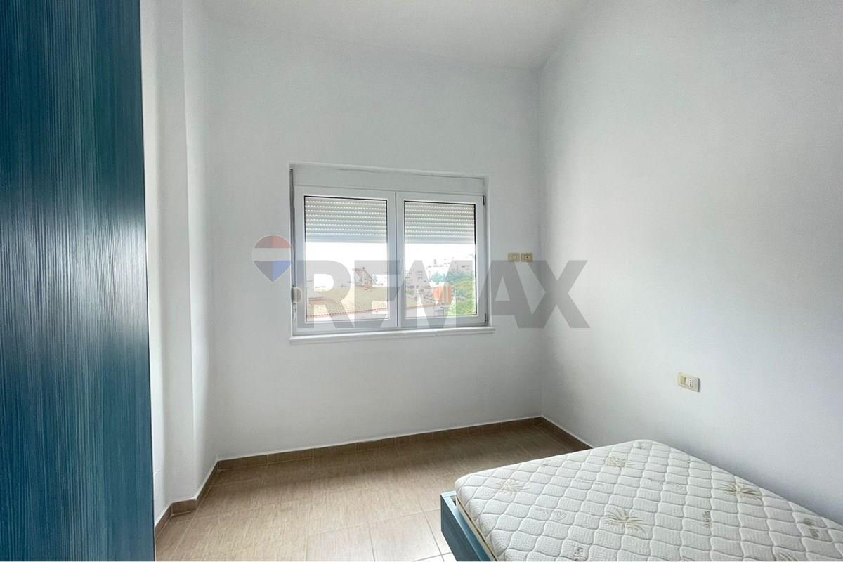 Ofrojme apartament 2+1 per qira ne nje nga rezidencat me te preferuara per banim ne tirane.