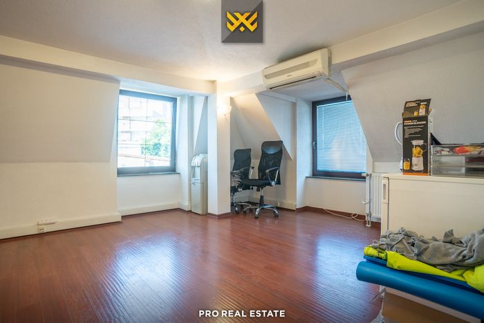 Escritório 500m² para alugar em taslixhe.