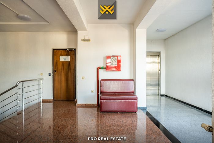 Escritório 500m² para alugar em taslixhe.