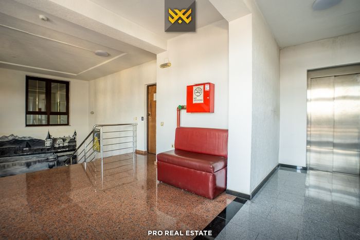 Escritório 500m² para alugar em taslixhe.