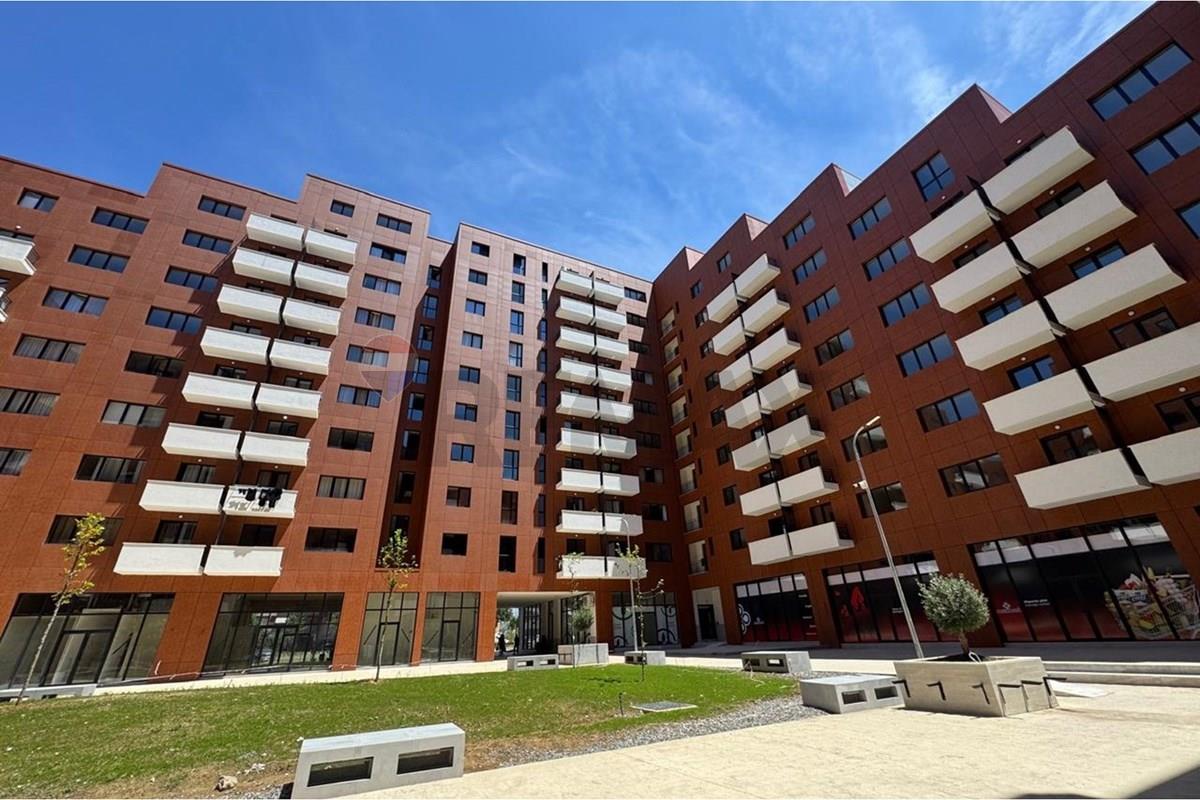 Apartamenti ndodhet tek kompleksi urban gate.