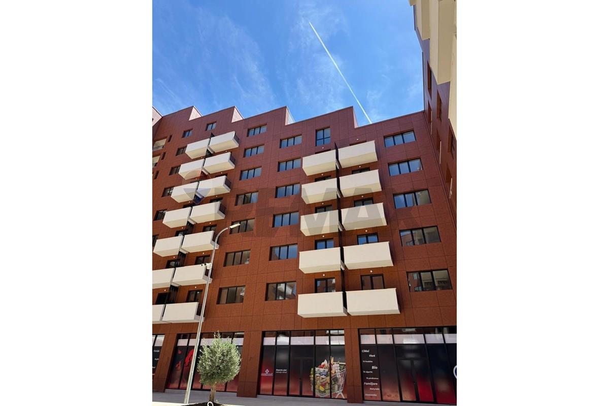 Apartamenti ndodhet tek kompleksi urban gate.