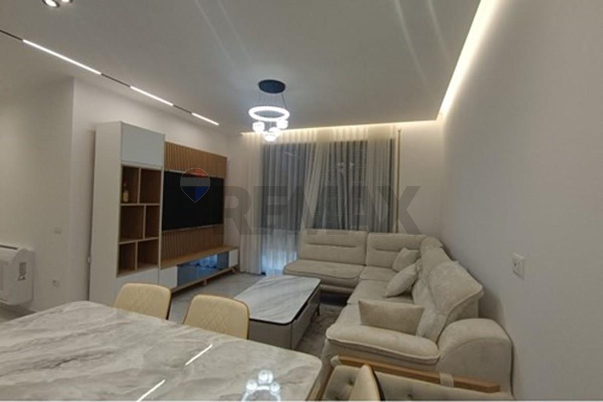 Jepet me qera apartament 3+1+2 me post parkimi ne don bosko .